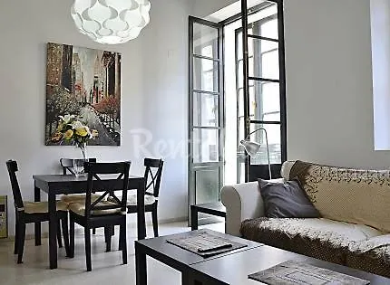Muy Bien Situado En El Centro De Y Al Lado De La Playa Apartment *
