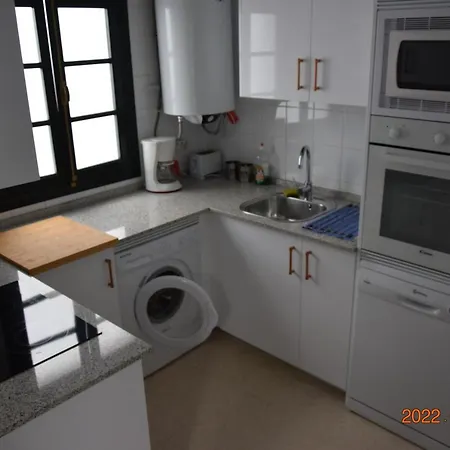 Apartment Muy Bien Situado En El Centro De Y Al Lado De La Playa