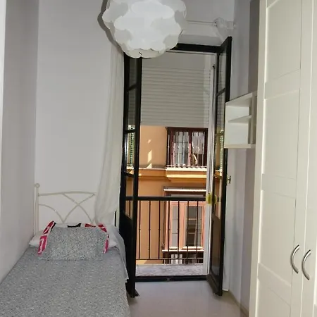 Muy Bien Situado En El Centro De Y Al Lado De La Playa Apartment